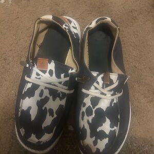 Women’s size 8 cow print hey dudes